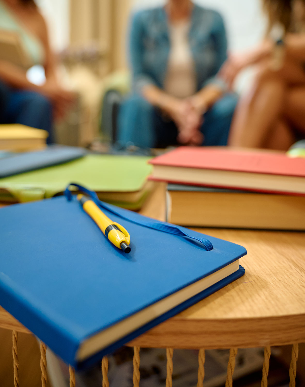 book-club-meeting-with-women-discussing-literature-2026-01-11-10-46-14-utc-compressed